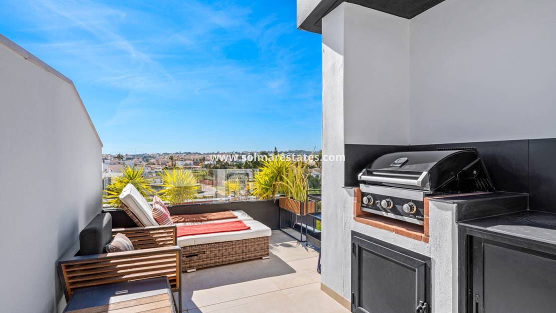 3 sypialnia Apartament na sprzedaż w Villamartin z basenem - 639 000 € (Ref: 9805408)