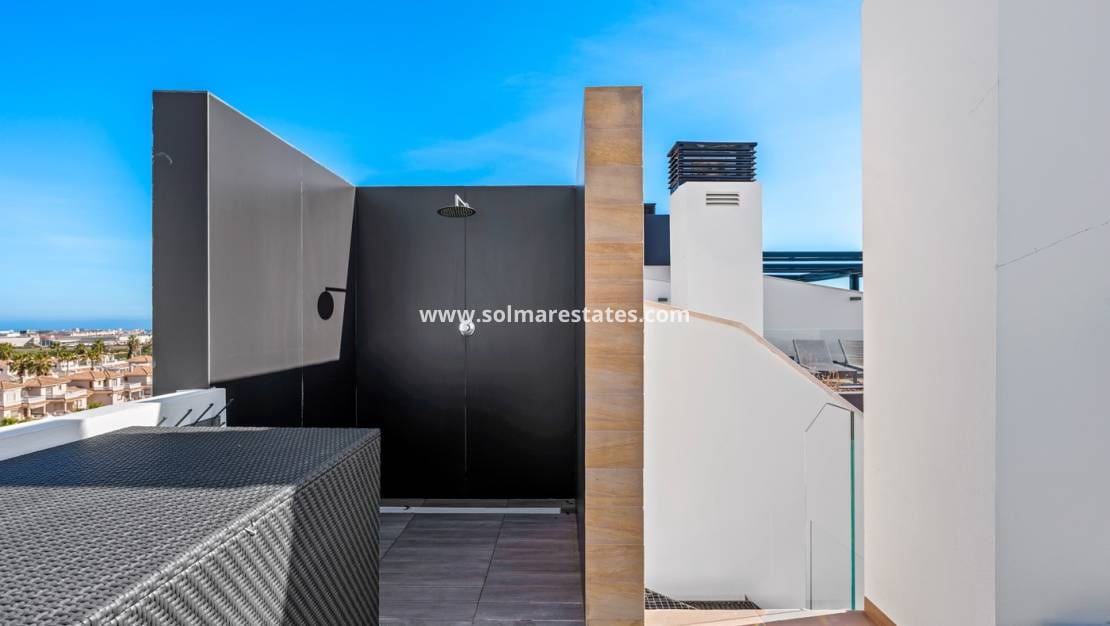 3 sypialnia Apartament na sprzedaż w Villamartin z basenem - 639 000 € (Ref: 9805408)