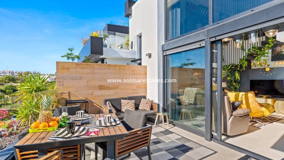 3 sypialnia Apartament na sprzedaż w Villamartin z basenem - 639 000 € (Ref: 9805408)