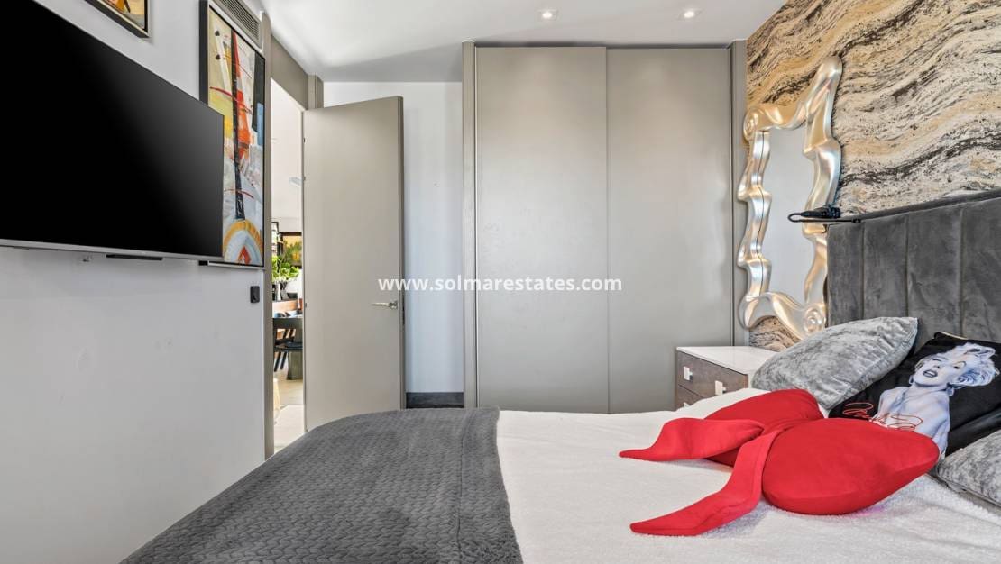 3 sypialnia Apartament na sprzedaż w Villamartin z basenem - 639 000 € (Ref: 9805408)