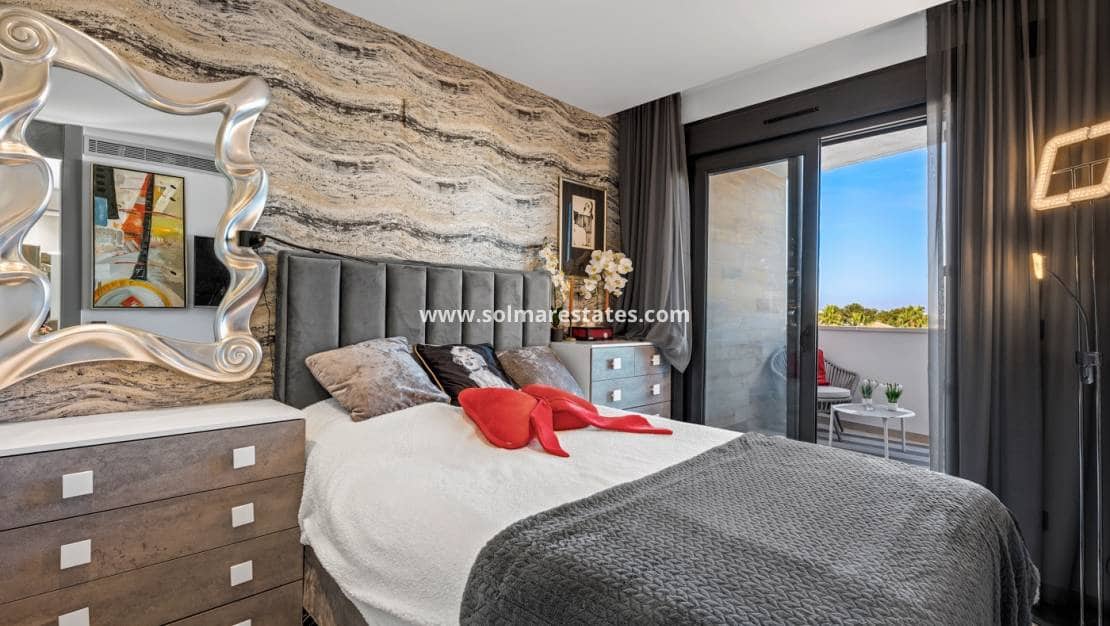 3 sypialnia Apartament na sprzedaż w Villamartin z basenem - 639 000 € (Ref: 9805408)