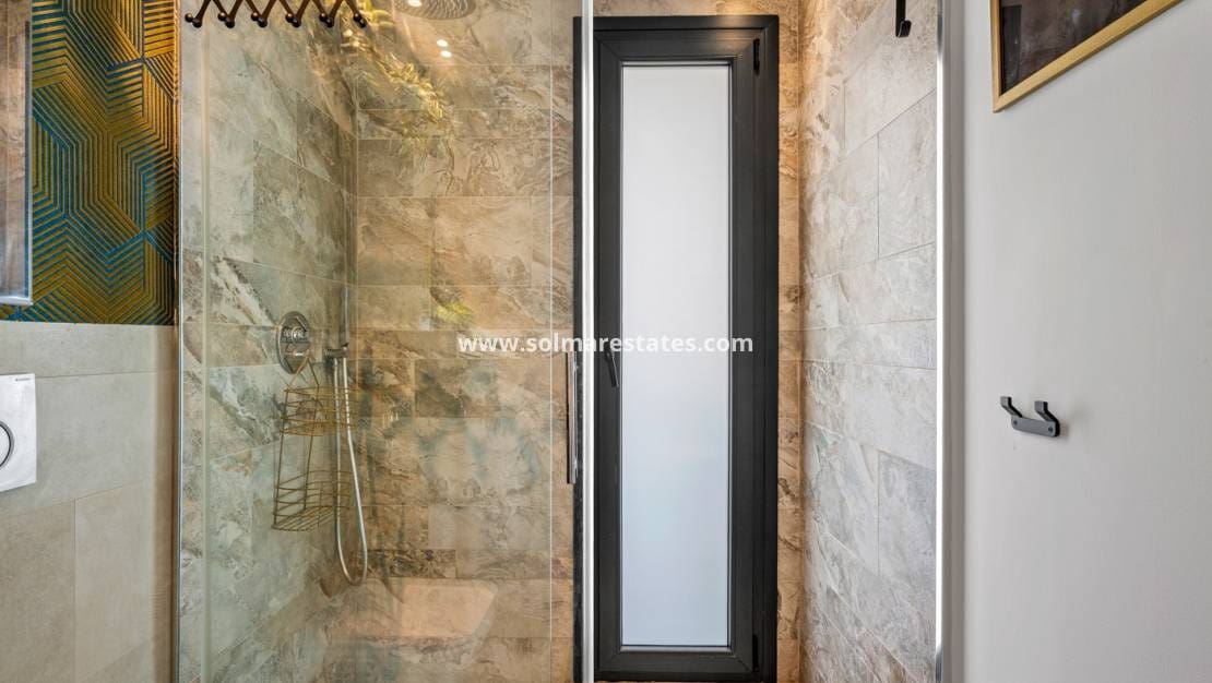 3 sypialnia Apartament na sprzedaż w Villamartin z basenem - 639 000 € (Ref: 9805408)