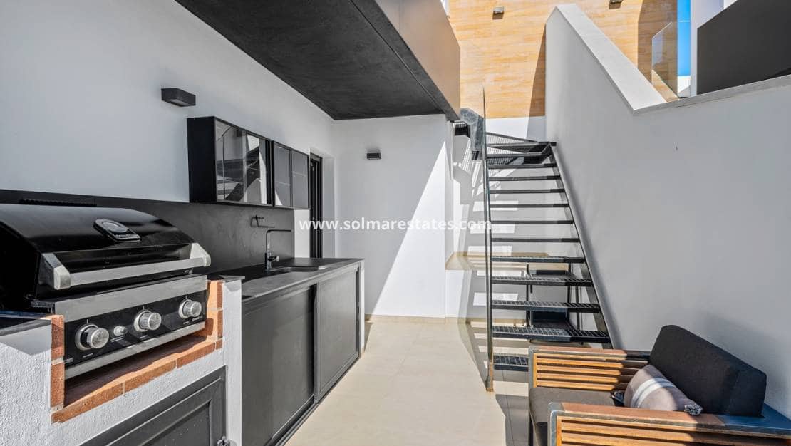 3 sypialnia Apartament na sprzedaż w Villamartin z basenem - 639 000 € (Ref: 9805408)