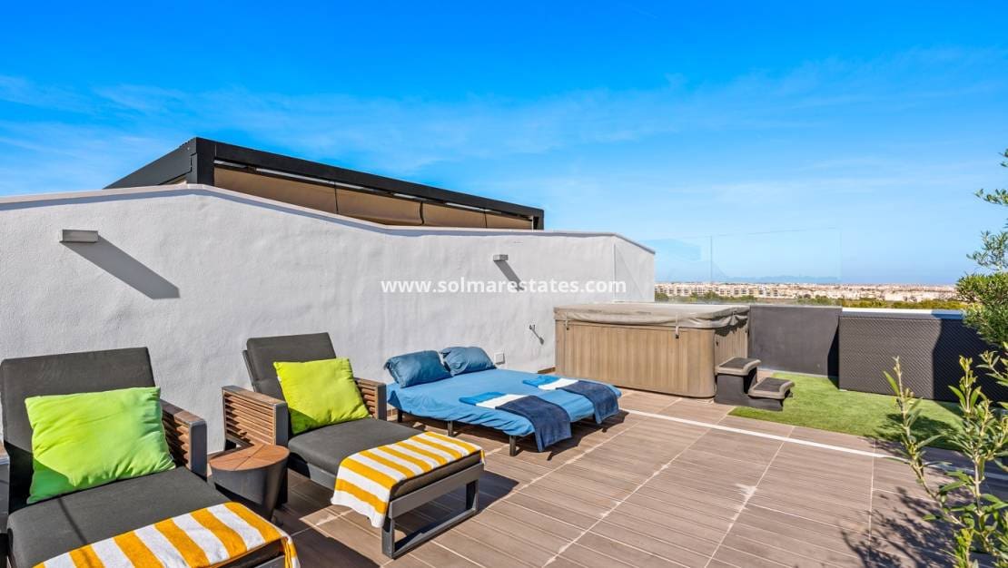 3 sypialnia Apartament na sprzedaż w Villamartin z basenem - 639 000 € (Ref: 9805408)