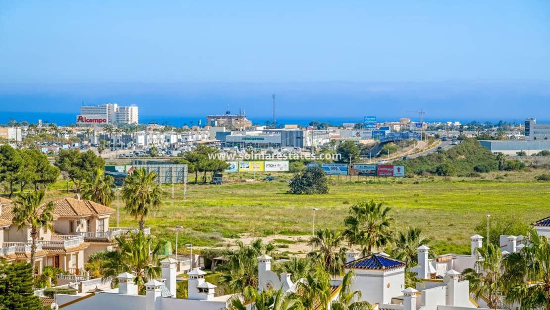 3 sypialnia Apartament na sprzedaż w Villamartin z basenem - 639 000 € (Ref: 9805408)