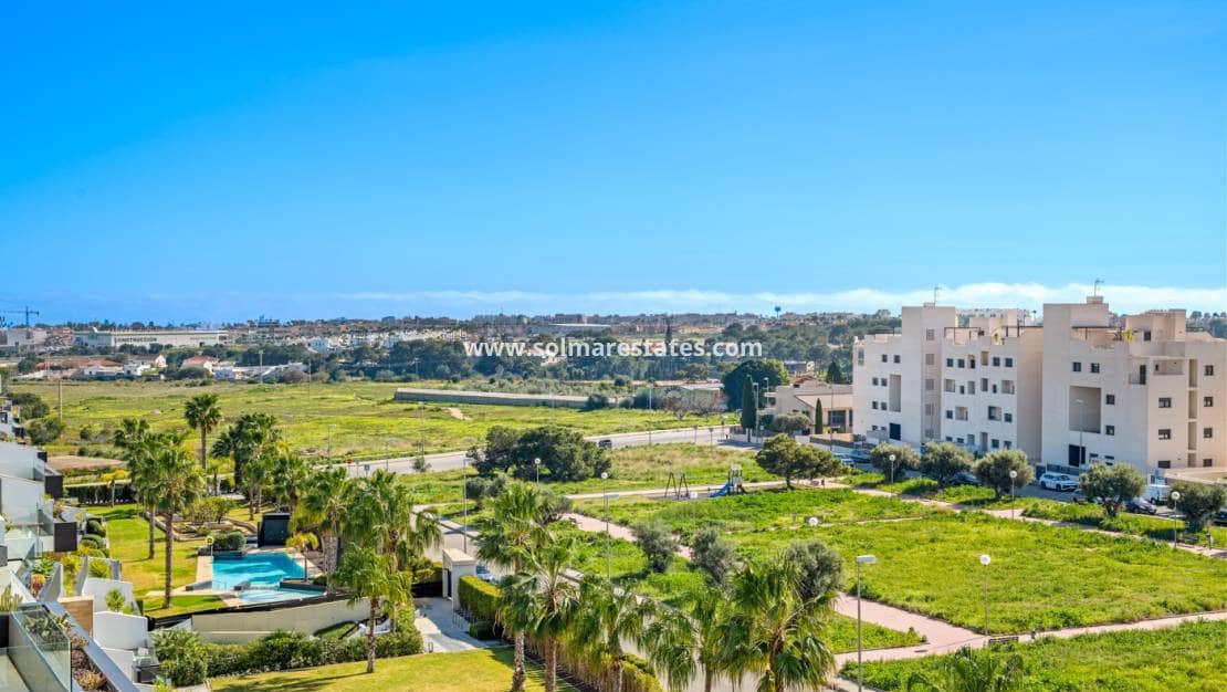 3 sypialnia Apartament na sprzedaż w Villamartin z basenem - 639 000 € (Ref: 9805408)