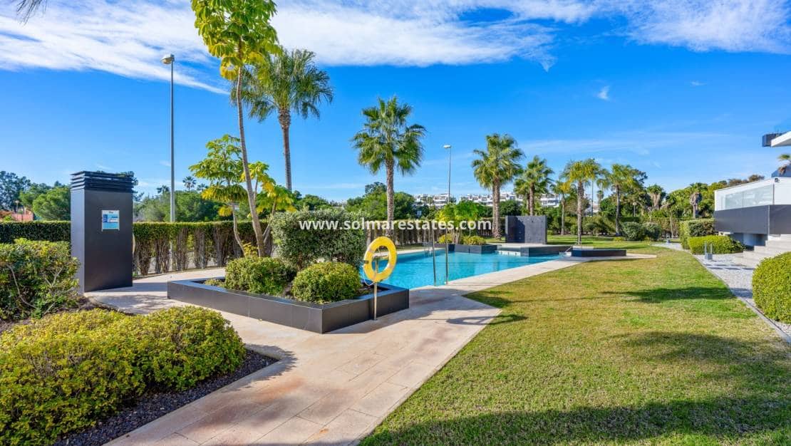 3 sypialnia Apartament na sprzedaż w Villamartin z basenem - 639 000 € (Ref: 9805408)