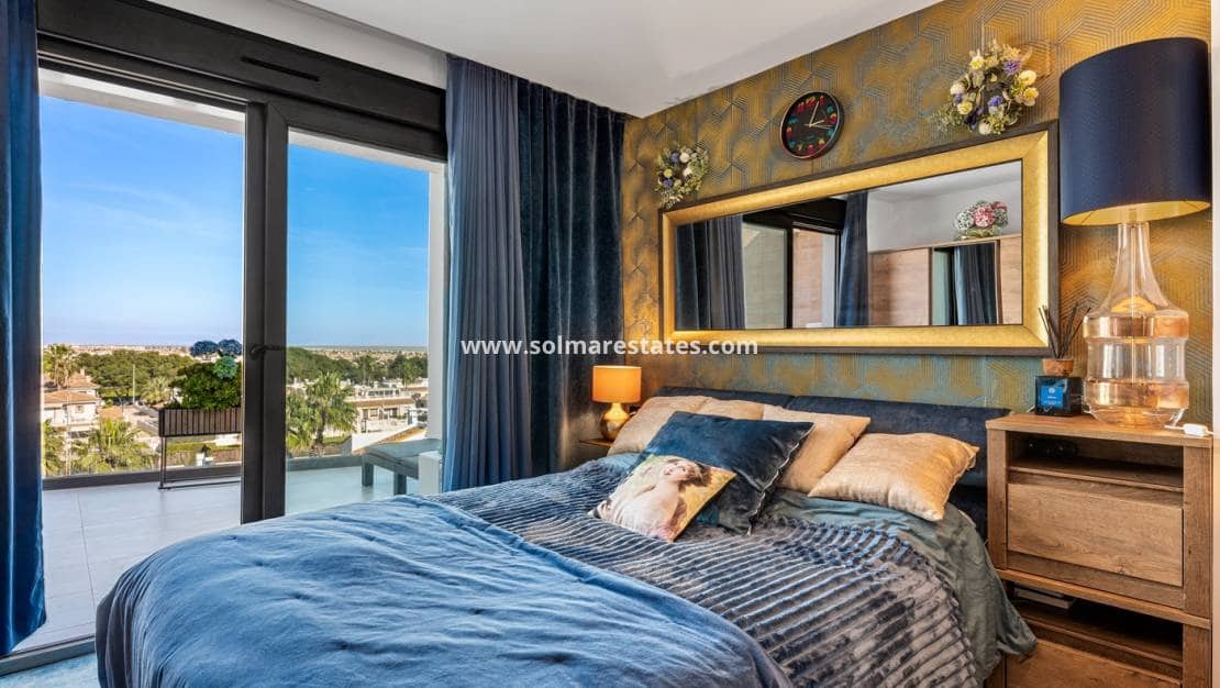 3 sypialnia Apartament na sprzedaż w Villamartin z basenem - 639 000 € (Ref: 9805408)