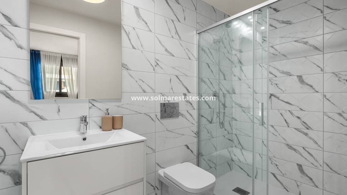 2 chambre Appartement à vendre à Villamartin avec piscine - 265 000 € (Ref: 9805409)