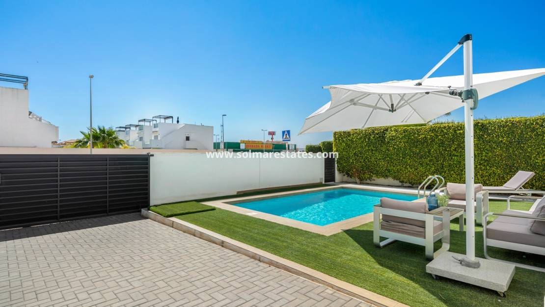 3 quarto Moradia para venda em Ciudad Quesada com piscina - 499 000 € (Ref: 9805410)