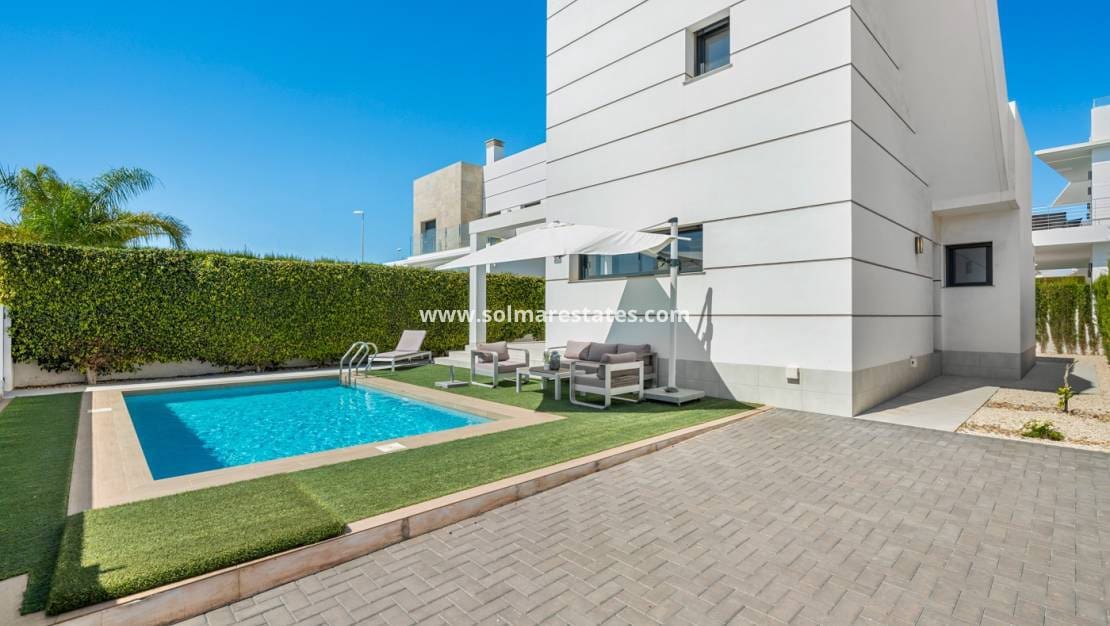 3 quarto Moradia para venda em Ciudad Quesada com piscina - 499 000 € (Ref: 9805410)