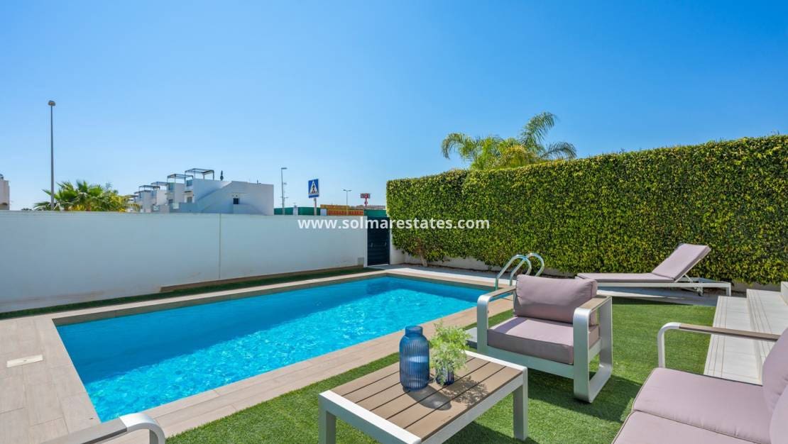 3 quarto Moradia para venda em Ciudad Quesada com piscina - 499 000 € (Ref: 9805410)