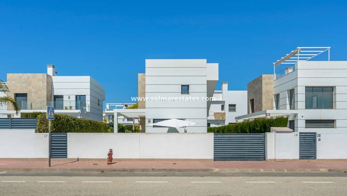 3 quarto Moradia para venda em Ciudad Quesada com piscina - 499 000 € (Ref: 9805410)