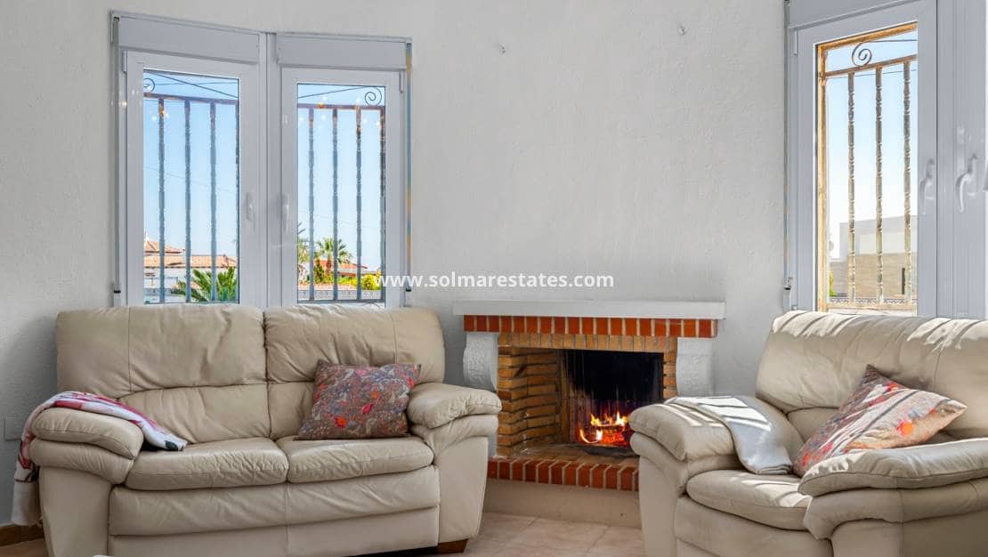 2 slaapkamer Villa te koop in Ciudad Quesada met zwembad - € 345.000 (Ref: 9805411)