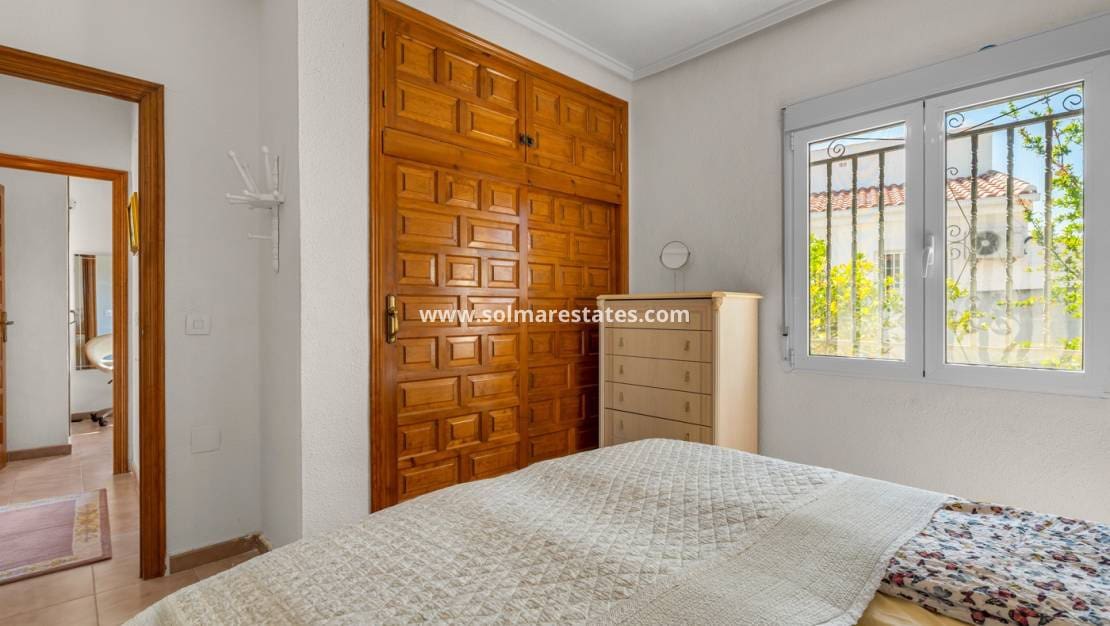 2 slaapkamer Villa te koop in Ciudad Quesada met zwembad - € 345.000 (Ref: 9805411)