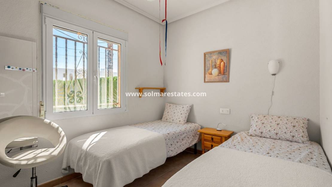 2 slaapkamer Villa te koop in Ciudad Quesada met zwembad - € 345.000 (Ref: 9805411)