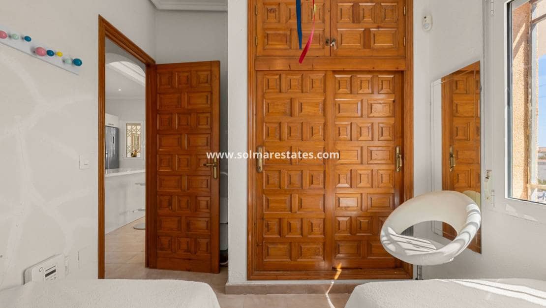 2 slaapkamer Villa te koop in Ciudad Quesada met zwembad - € 345.000 (Ref: 9805411)