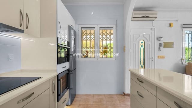 2 slaapkamer Villa te koop in Ciudad Quesada, Rojales met zwembad - € 345.000 (Ref: 9805411)