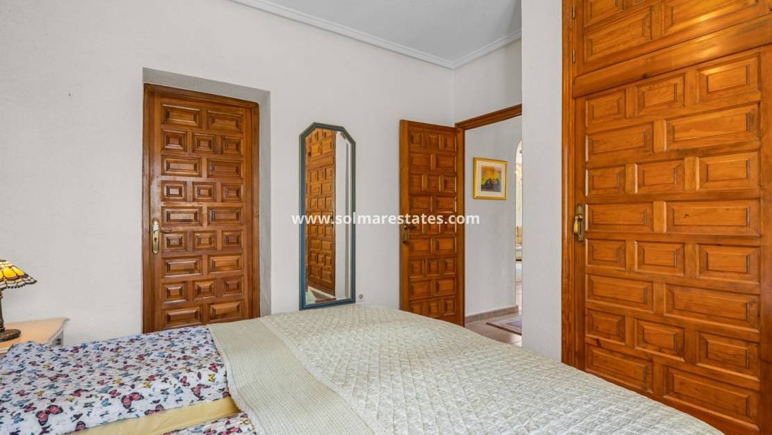 2 slaapkamer Villa te koop in Ciudad Quesada met zwembad - € 345.000 (Ref: 9805411)