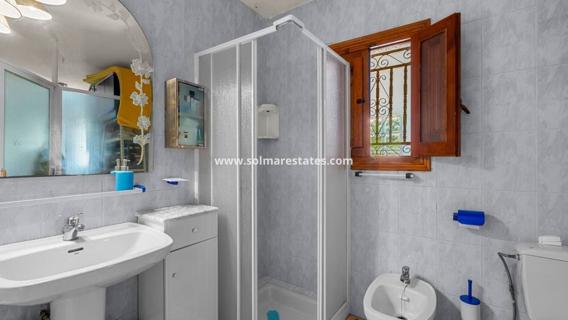 2 slaapkamer Villa te koop in Ciudad Quesada met zwembad - € 345.000 (Ref: 9805411)