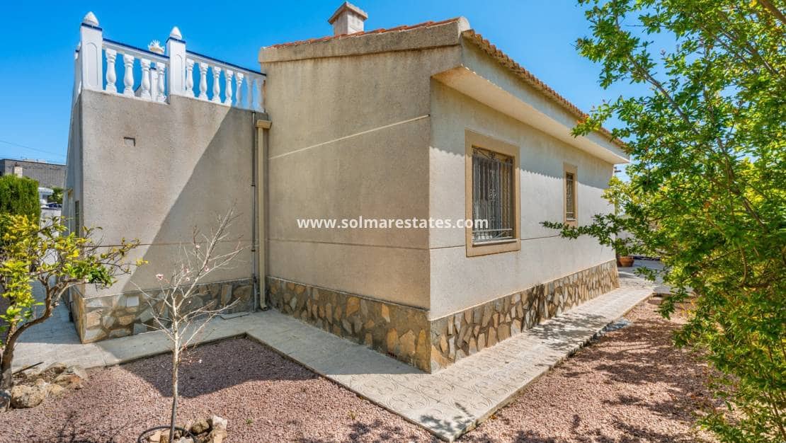 2 slaapkamer Villa te koop in Ciudad Quesada met zwembad - € 345.000 (Ref: 9805411)