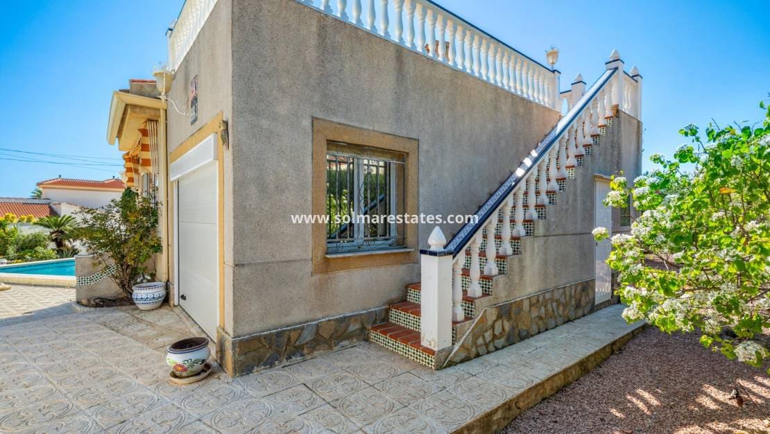 2 slaapkamer Villa te koop in Ciudad Quesada met zwembad - € 345.000 (Ref: 9805411)