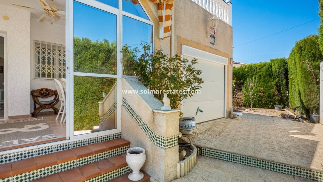 2 slaapkamer Villa te koop in Ciudad Quesada met zwembad - € 345.000 (Ref: 9805411)