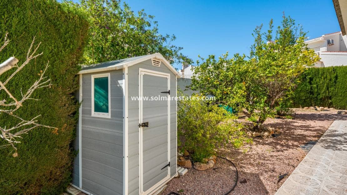 2 slaapkamer Villa te koop in Ciudad Quesada met zwembad - € 345.000 (Ref: 9805411)