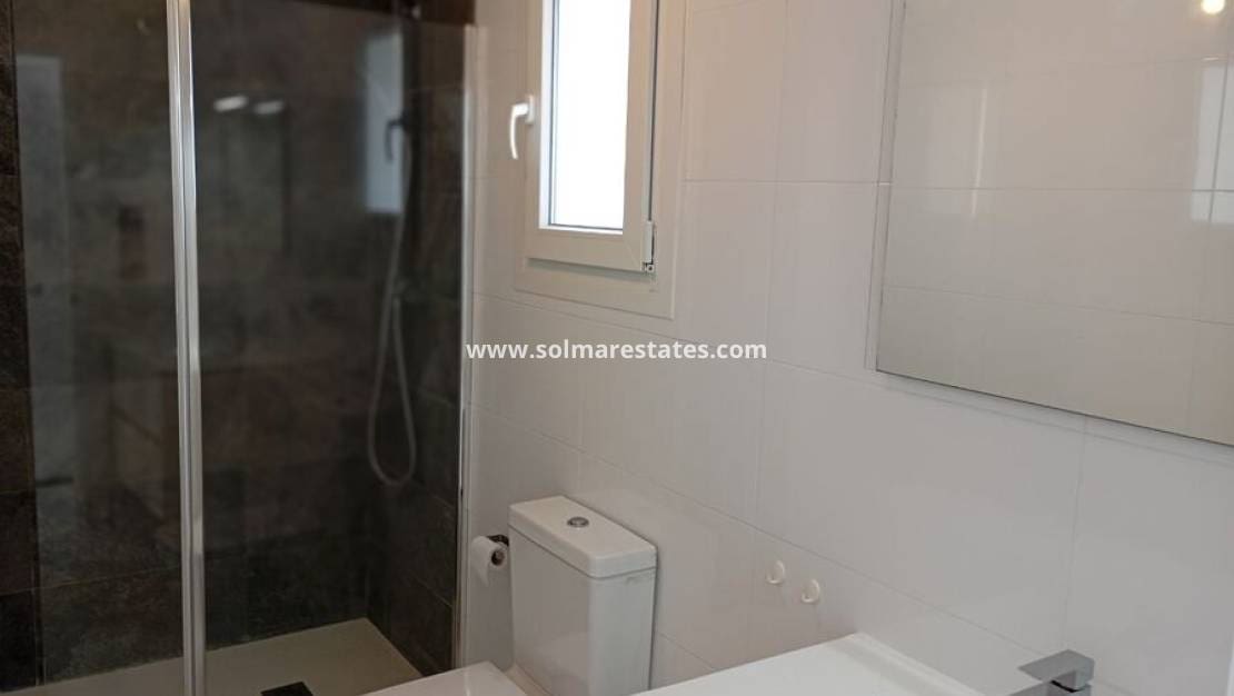 3 bedroom Villa for sale in Daya Vieja with pool - € 295,000 (Ref: 9805413)