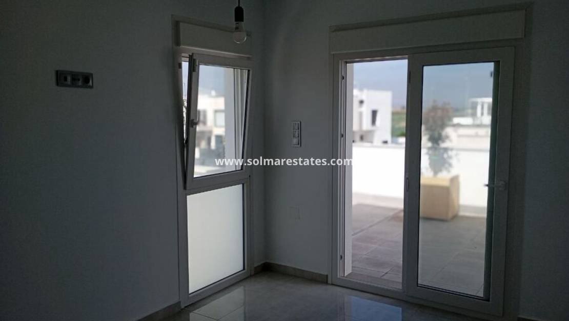 3 bedroom Villa for sale in Daya Vieja with pool - € 295,000 (Ref: 9805413)