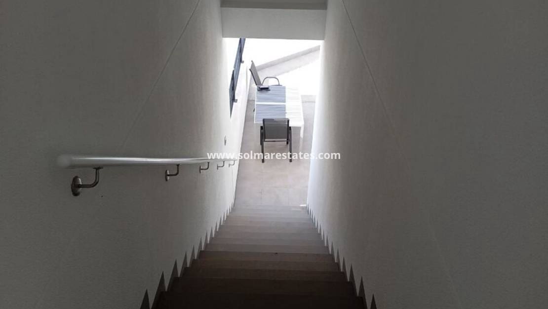 3 bedroom Villa for sale in Daya Vieja with pool - € 295,000 (Ref: 9805413)