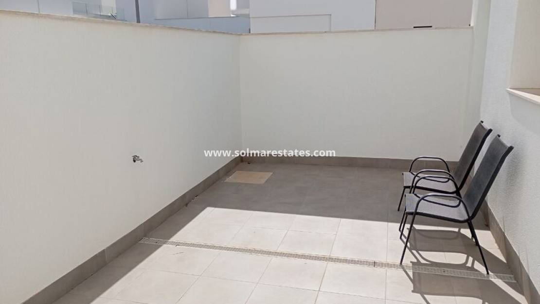 3 bedroom Villa for sale in Daya Vieja with pool - € 295,000 (Ref: 9805413)