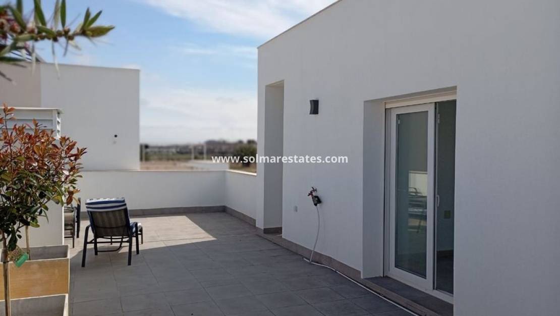 3 bedroom Villa for sale in Daya Vieja with pool - € 295,000 (Ref: 9805413)
