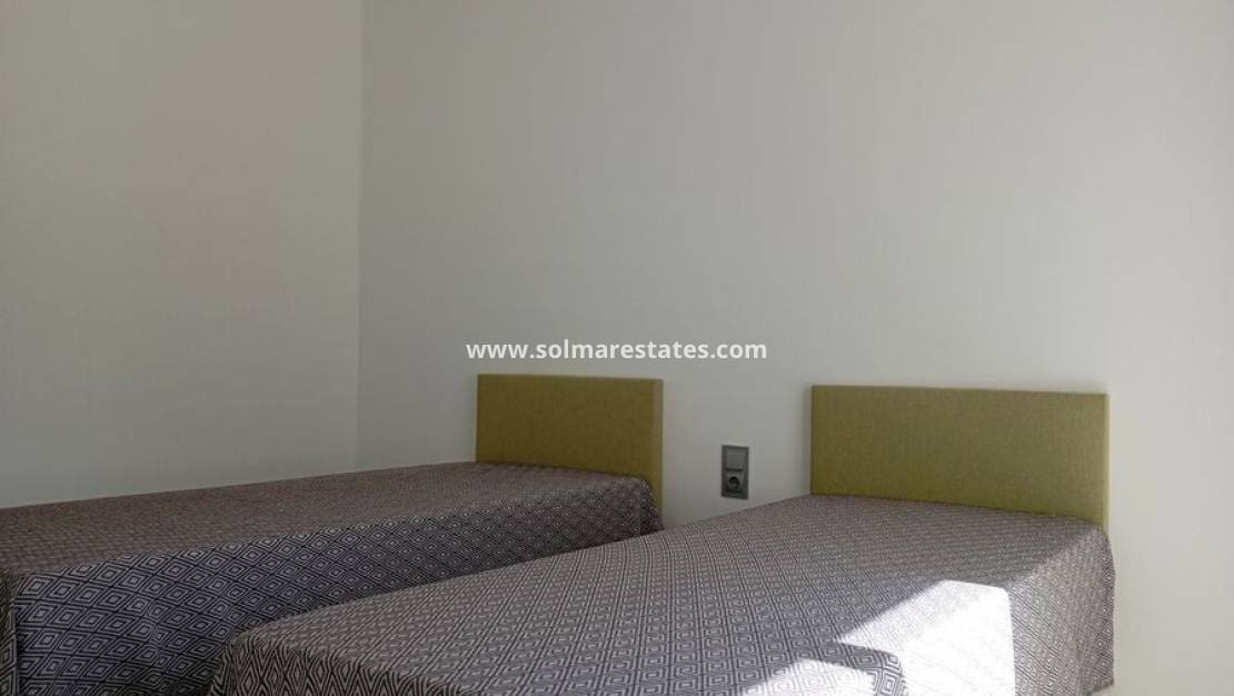 3 bedroom Villa for sale in Daya Vieja with pool - € 295,000 (Ref: 9805413)