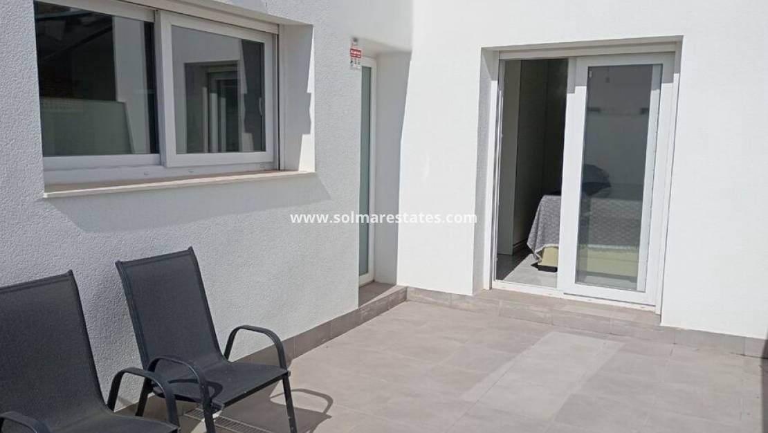 3 bedroom Villa for sale in Daya Vieja with pool - € 295,000 (Ref: 9805413)