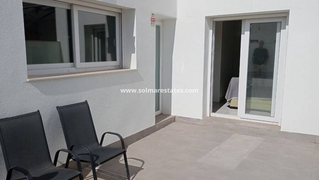 3 bedroom Villa for sale in Daya Vieja with pool - € 295,000 (Ref: 9805413)