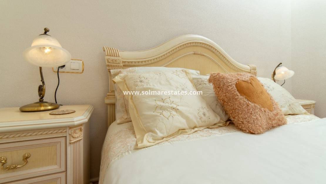 2 slaapkamer Villa te koop in Los Altos met zwembad - € 290.000 (Ref: 9805414)