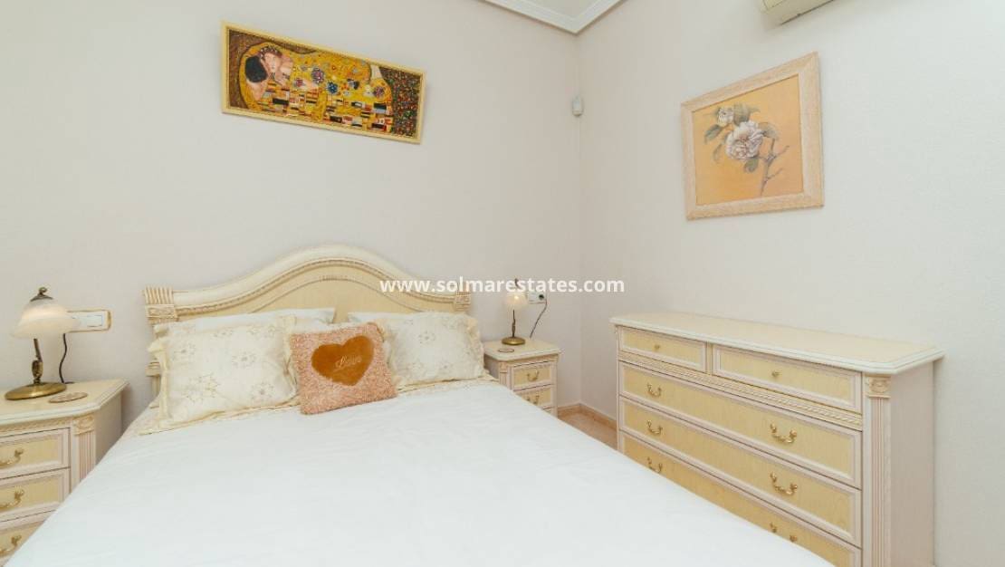 2 slaapkamer Villa te koop in Los Altos met zwembad - € 290.000 (Ref: 9805414)