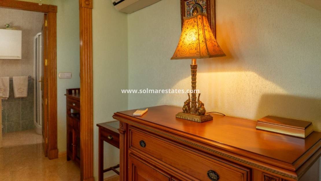 2 slaapkamer Villa te koop in Los Altos met zwembad - € 290.000 (Ref: 9805414)