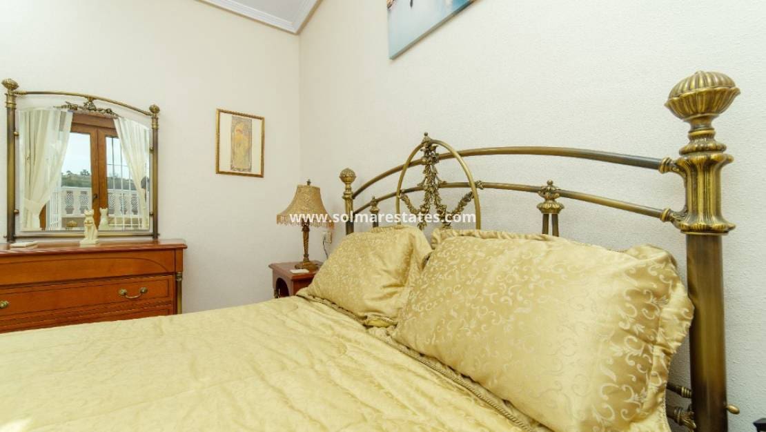 2 slaapkamer Villa te koop in Los Altos met zwembad - € 290.000 (Ref: 9805414)