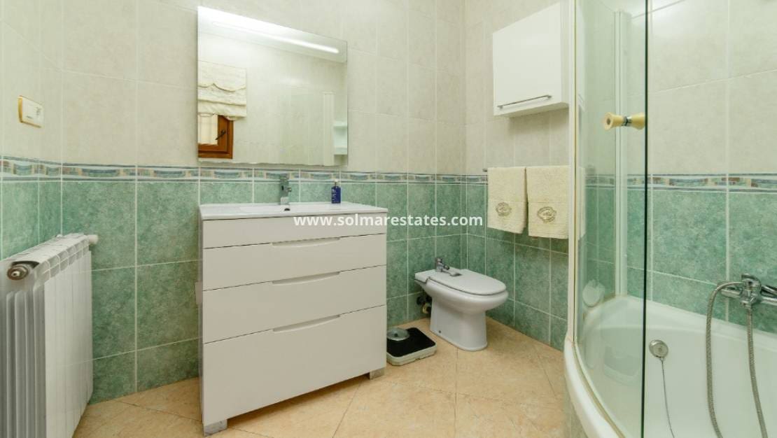 2 slaapkamer Villa te koop in Los Altos met zwembad - € 290.000 (Ref: 9805414)