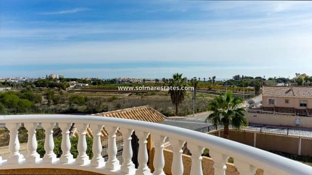 2 slaapkamer Villa te koop in Los Altos met zwembad - € 290.000 (Ref: 9805414)