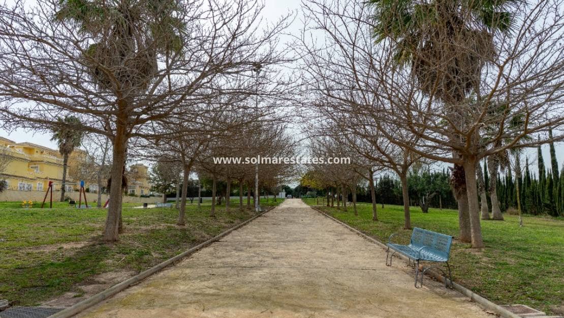 2 slaapkamer Villa te koop in Los Altos met zwembad - € 290.000 (Ref: 9805414)