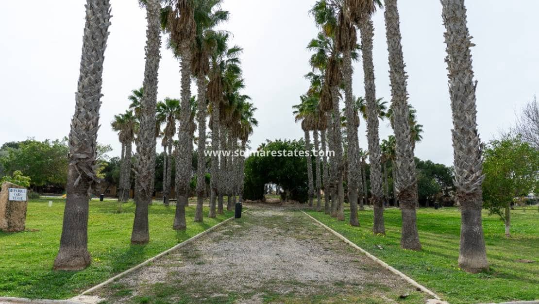 2 slaapkamer Villa te koop in Los Altos met zwembad - € 290.000 (Ref: 9805414)