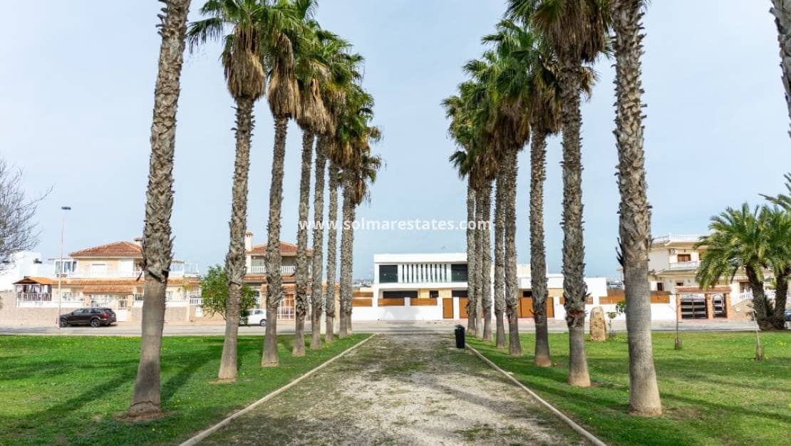 2 slaapkamer Villa te koop in Los Altos met zwembad - € 290.000 (Ref: 9805414)