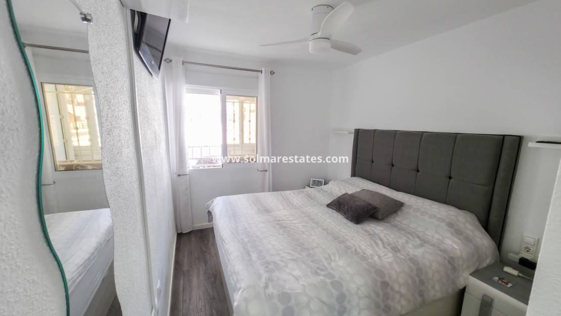2 quarto Apartamento para venda em Los Montesinos com piscina - 135 000 € (Ref: 9805415)