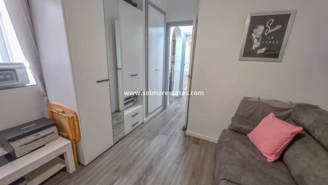 2 quarto Apartamento para venda em Los Montesinos com piscina - 135 000 € (Ref: 9805415)