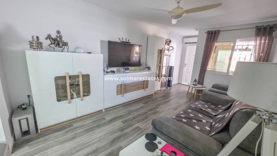 2 quarto Apartamento para venda em Los Montesinos com piscina - 135 000 € (Ref: 9805415)