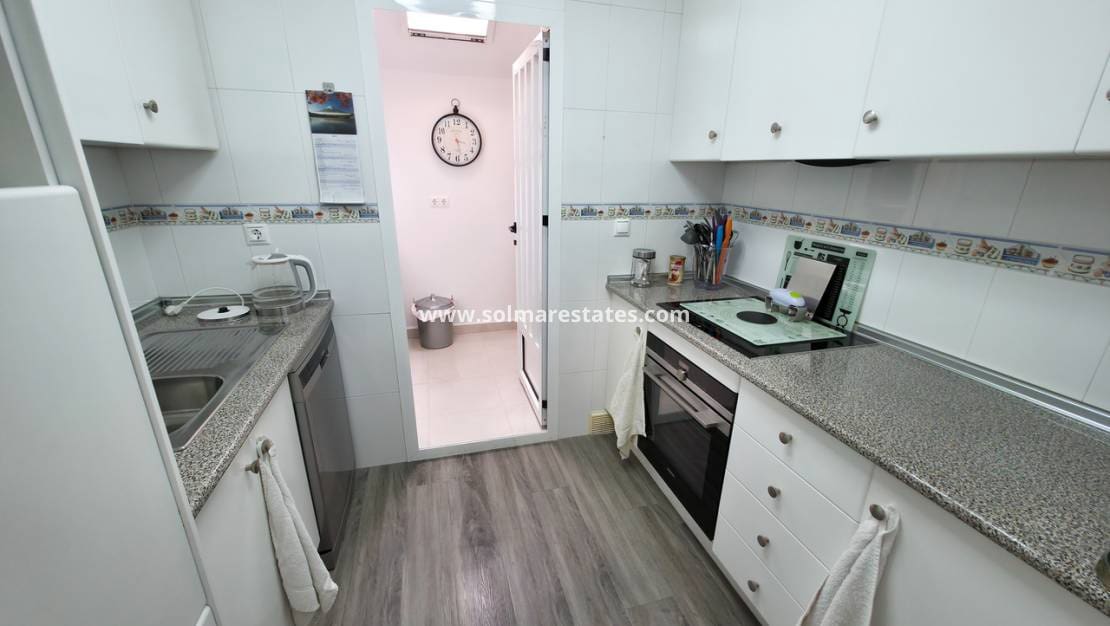 2 quarto Apartamento para venda em Los Montesinos com piscina - 135 000 € (Ref: 9805415)