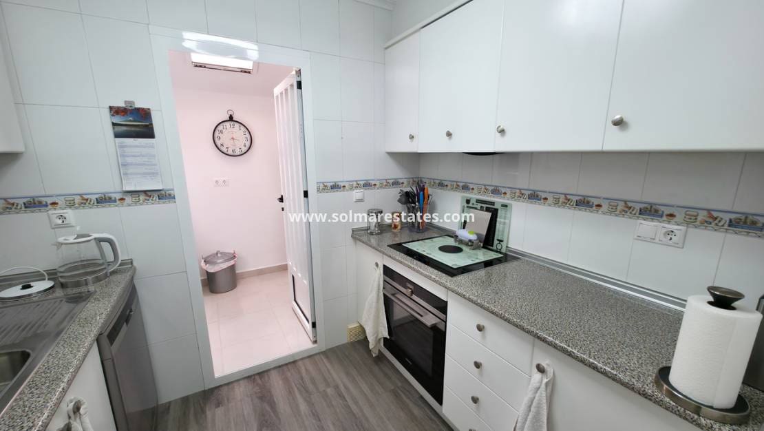 2 quarto Apartamento para venda em Los Montesinos com piscina - 135 000 € (Ref: 9805415)